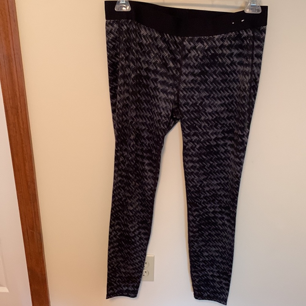 Gap Performance Leggings Set Of 2 Both Cl - image 5